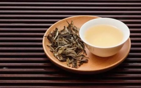 Ana südü ilə müqayisə edilən çay