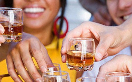 Qaraciyər üçün ən təhlükəli və təhlükəsiz güclü alkoqollar açıqlandı