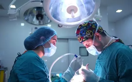 Tanınmış müğənninin estetik əməliyyatdan sonra ilk görüntüləri