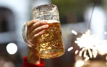 100 yaşlı qadının sirri - Pivə içir