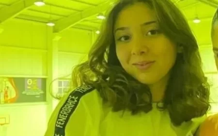 "Pravasız" sürücü 16 yaşlı qızı vurub QAÇDI - FOTO