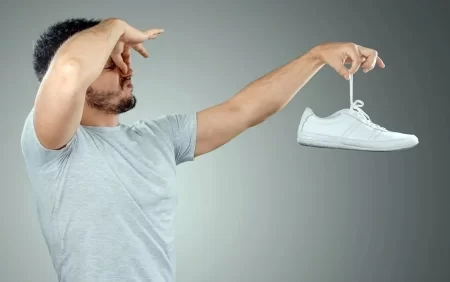 Bu üsullarla ayaq qoxusundan QURTULUN