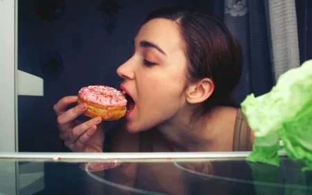 Şirniyyat sevgisi depressiyaya səbəb ola bilər - ARAŞDIRMA