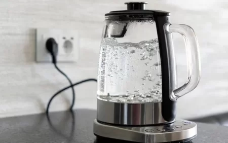 Qaynadılmış suyu yenidən qaynatmayın: mütəxəssislərdən açıqlama