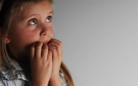 Uşaqlarda anadan ayrılma qorxusu