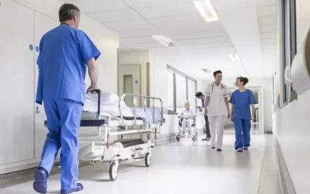 Xalq artisti təcili əməliyyat olundu