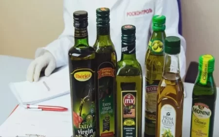 Zeytun yağını saxtadan necə ayırd etmək olar: faydalı MƏSLƏHƏTLƏR