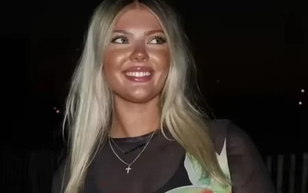 Dənizə girərkən linzasını çıxarmayan qız kor oldu