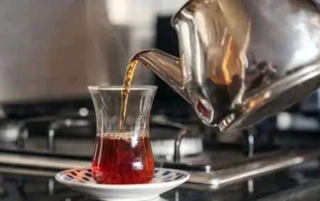 DİQQƏT! İsti çay içənlərə XƏBƏRDARLIQ