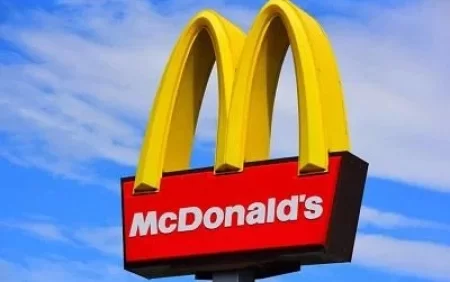 “MakDonalds”da soğan onlarla insanı zəhərlədi, bir nəfər öldü
