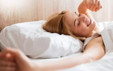 Milyonlarla insan eyni səhvi edir - Səhər oyanan kimi bunu etmək...