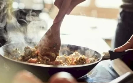 Yenidən qızdırılıb yeyilməsi qadağan olan 10 qida