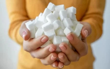 Daim şəkərli qidalar qəbul etmək diabetə səbəb olur? - Həqiqətlər