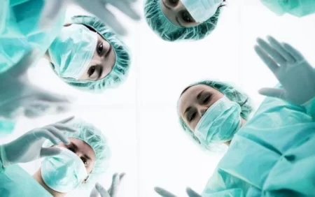 Azərbaycanda bu həkimlər qadınların lüt görüntülərini paylaşır