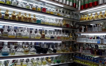 Qramla satılan ətirlərin TƏHLÜKƏSİ: Bir çox xəstəliklər yarana bilər