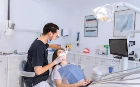 Bakıda özünü diş həkimi kimi təqdim edən mühafizəçi pasientin 11 dişini çəkdi