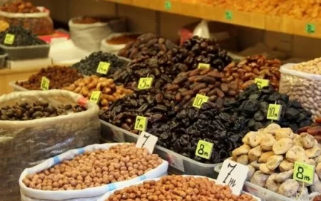 Açıq halda satılan çərəzləri yumadan yemək ciddi fəsadlar törədə bilər