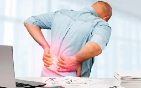 İşləyənlərin DİQQƏTİNƏ: Düzgün oturmasanız ciddi problemlər yarana bilər