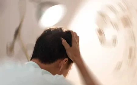 Başımız niyə fırlanır? - Başgicəllənməyə yaxşı təsir edən üsullar..