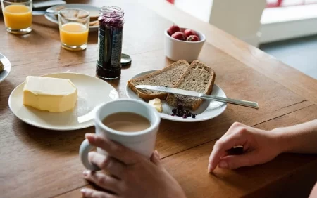 Səhər yeməyini bu saatda yemək ömrü uzadır - 20 il...