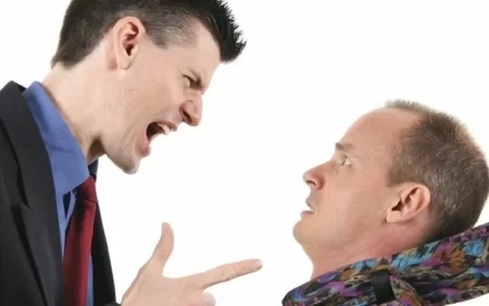 İnsanlar niyə ictimaiyyət arasında aqressiv olurlar? - SƏBƏB