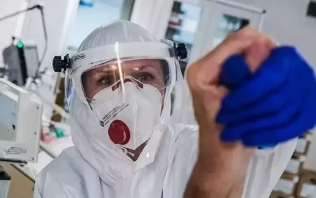 Yayılan yeni virusun "qeyri-adi" simptomu aşkarlandı - 5 gün davam edir...