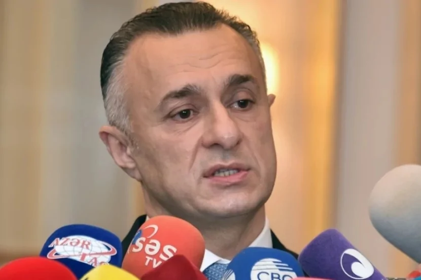 Nazir: Vətəndaş mətbəxdə diş çəkdirirsə, nazirlik buna cavabdeh ola bilməz