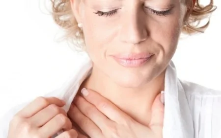 Boğazda düyünlənmə hissi hansı xəstəliklərin əlaməti ola bilər? - Rusiyalı həkimdən AÇIQLAMA