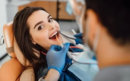 Belə diş məcunundan istifadə edənlərə xəbərdarlıq - Gənc yaşda dişsiz qoyur