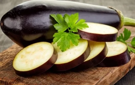 Badımcanın hansı faydaları və zərərləri var? - Mütəxəssis DANIŞDI