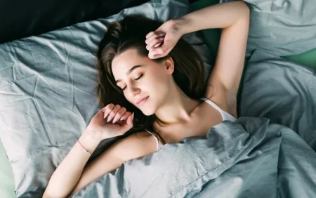 Gecə yatarkən başlayan təhlükə - Xəstəliyin ilk siqnalı ola bilər