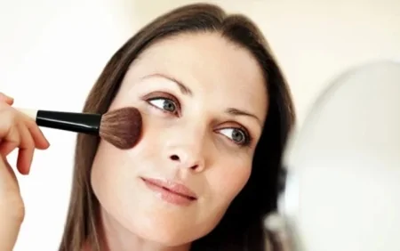 Qadınlar kişilərin diqqətini cəlb etmək üçün bəzənir?