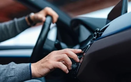 Avtomobillərin salonunda insan sağlamlığı üçün təhlükəli maddələr aşkarlanıb