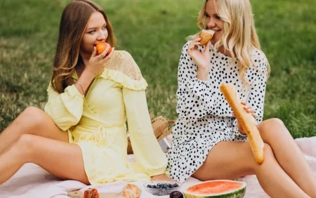 İstirahətə gedəndə bu rəng geyinməyin - Gənə yapışa bilər