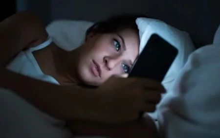 Telefonda film izləyənlərin diqqətinə: Oftalmoloqdan XƏBƏRDARLIQ