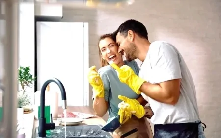 Psixoloq açıqladı: Cütlükləri xoşbəxt edən sadə vərdiş