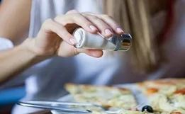 Duzlu yeməklər beyinə ciddi zərər vurur