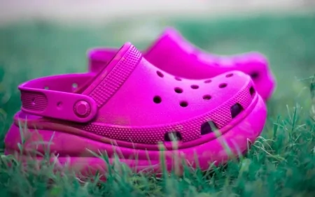 Rahat bilib geyindiyimiz kroksların təhlükəli fəsadları